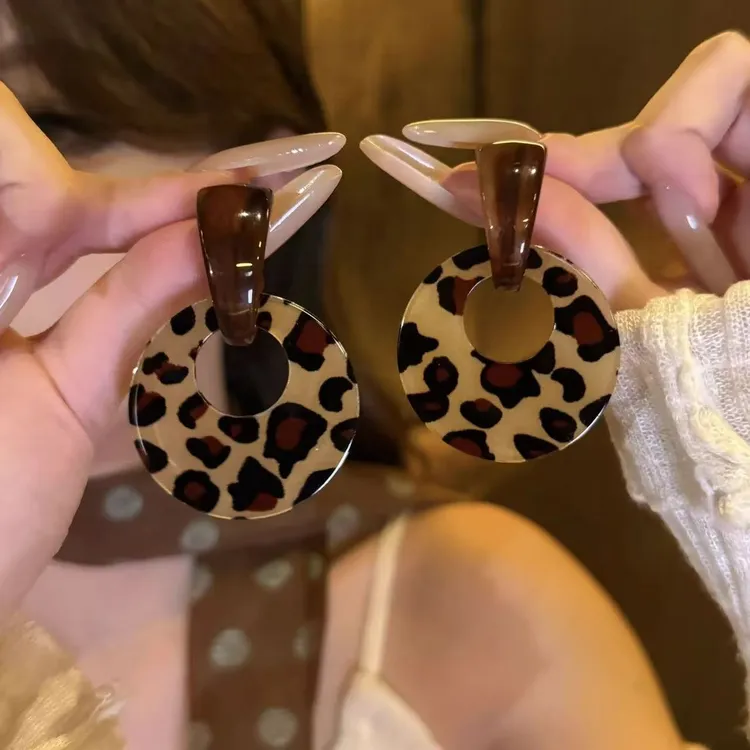 铜合金耳饰 亚克力豹纹夸张显脸小圆圈耳环欧美复古百搭耳饰847#