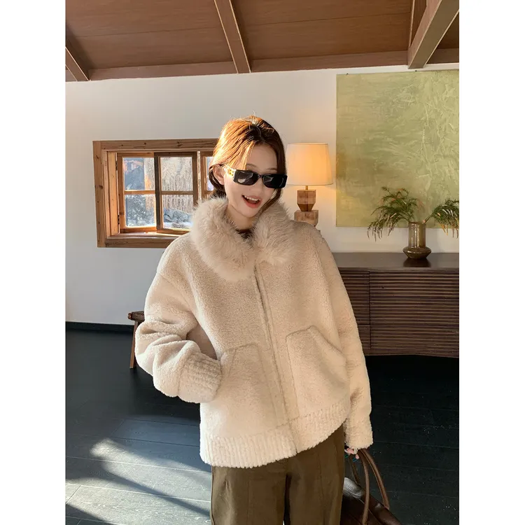 溪溪靓衫~冬日暖绒 秋冬毛领保暖厚款韩系皮毛一体毛毛外套女