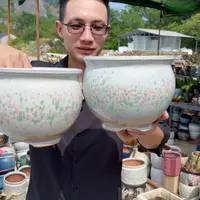 紫砂花盆口20高17（两个脚脚白色拼