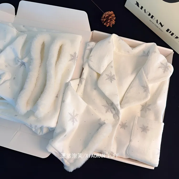 圣诞雪花高品质海岛绒睡衣女高级时尚感家居服送闺蜜朋友生日礼物