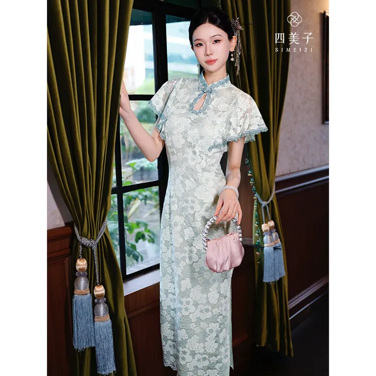 四美子【玉楼春】新中式优雅气质斗篷荷叶袖花边装饰双色蕾丝旗袍裙