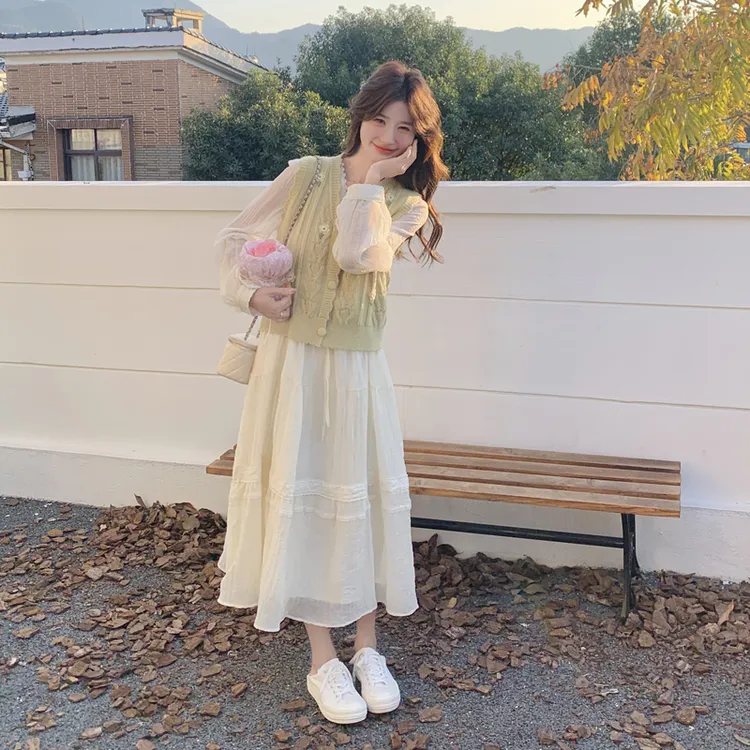 森系小清新甜美连衣裙套装女2025年春秋温柔风针织马甲长裙两件套