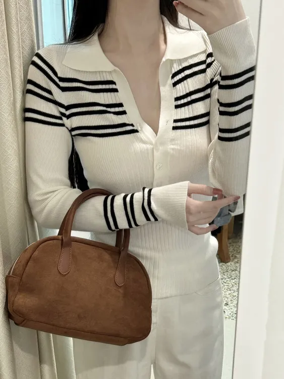 轻熟法式纽扣翻领针织长袖女2025秋季气质修身撞色条纹打底衫上衣