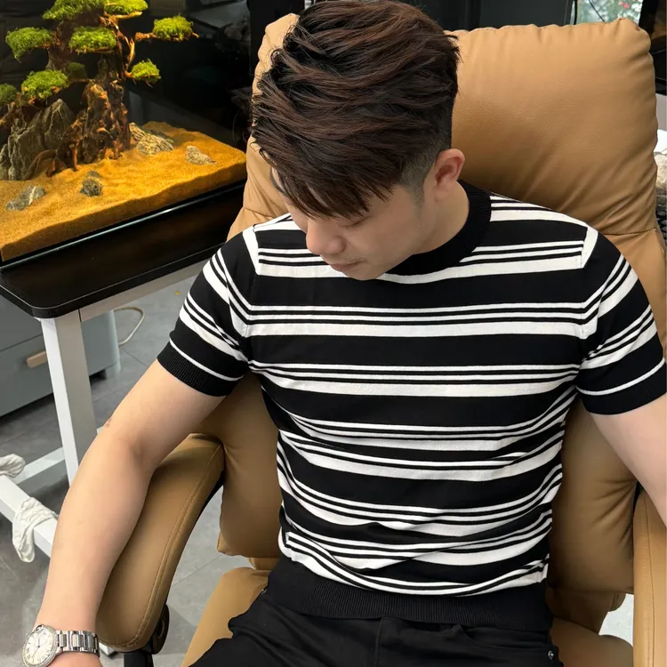 名图服饰2025春夏新款圆领针织冰丝修身短袖简约百搭条纹短袖6955