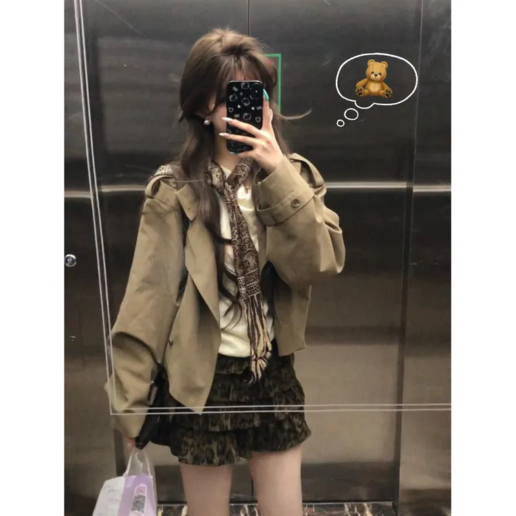 MARIE.COCO新款时尚洋气百搭女装宽松显瘦外套纯欲风短裙套装秋季