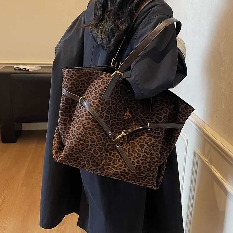 手提豹纹大容量托特包2025新款秋冬复古时尚休闲单肩包通勤腋下包