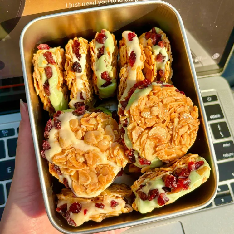 坚果铺满！扁桃仁夹心酥蔓越莓牛轧夹心饼干坚果杏仁脆片网红零食