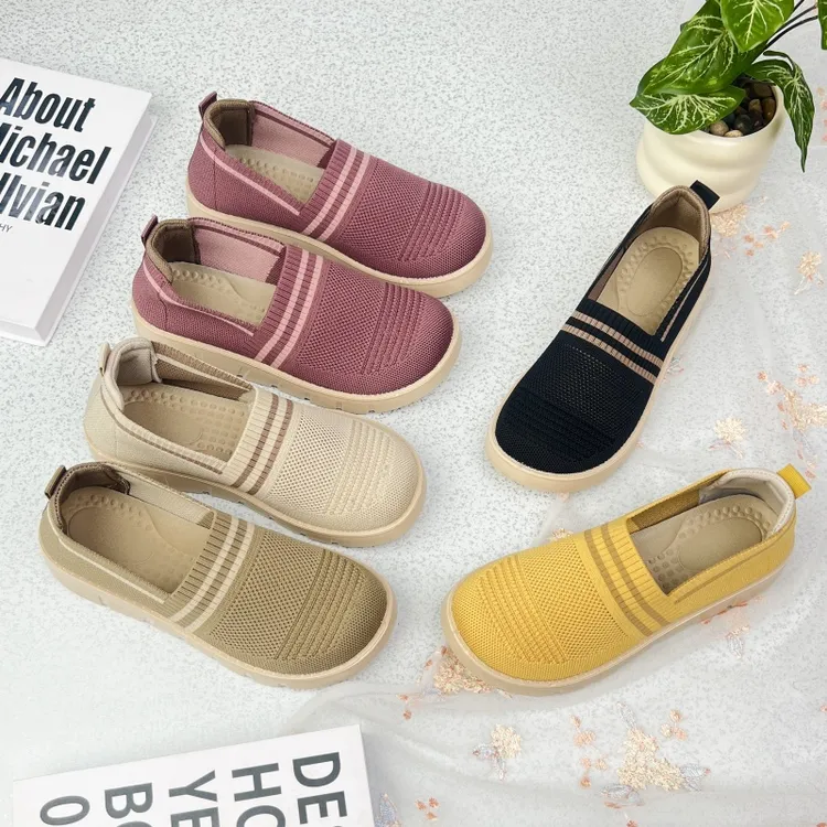 春夏新款百搭一脚蹬老北京布鞋软底休闲中老年妈妈鞋平底单鞋