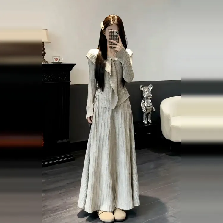 2026新款巨好看的灰色针织连衣裙子女秋冬季韩系穿搭一整套装长裙