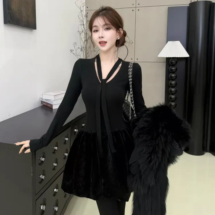 【贵气小千金】弹力拼接丝绒花苞系带加绒连衣裙