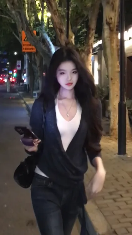 高智感气质穿搭女秋季宽松针织衫女绑带收腰上衣百搭吊带两件套