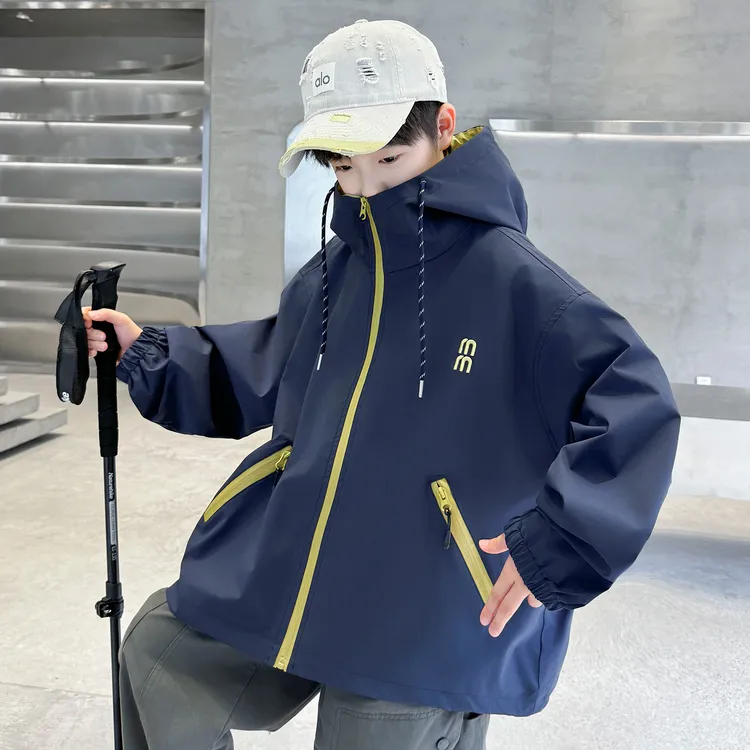 儿童装男童秋装风衣外套2025新款中大童春秋款男孩时髦秋季冲锋衣