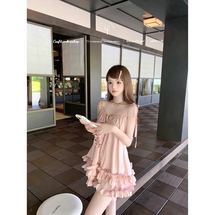 迟伞伞 冰莓夏日祭 冰粉色系带木耳边2way吊带裙