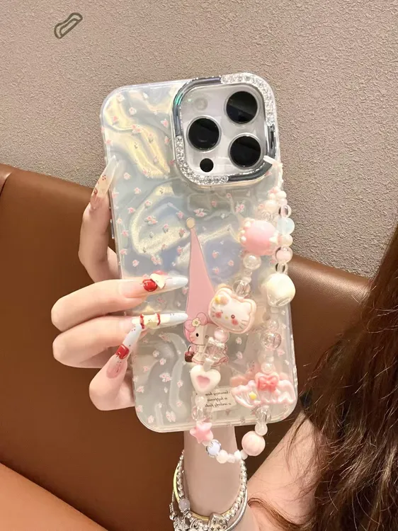 卡通可爱高帽哭娃绸缎纹壳适用苹果16/15/14/13防摔手机壳