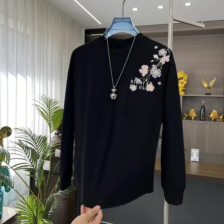 圆领秋冬刺绣长袖休闲风打底衫轻奢春秋春季印花网红时尚圆领2011