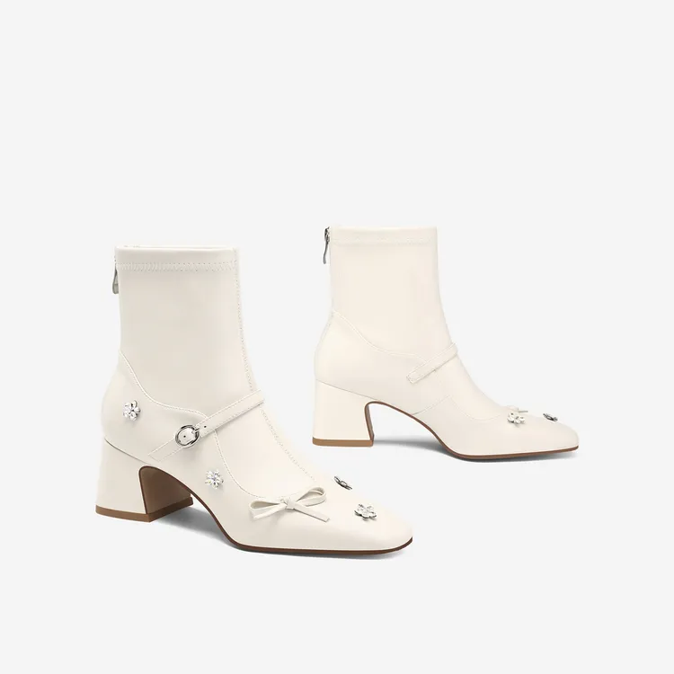 白色靴子女2025秋季新款粗跟瘦瘦靴高跟弹力靴配裙子的法式小短靴