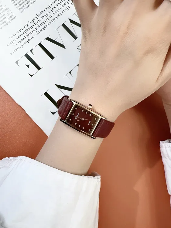 简约精致复古潮流坦克数字罗马盘百搭轻奢时尚气质真皮防水女士表