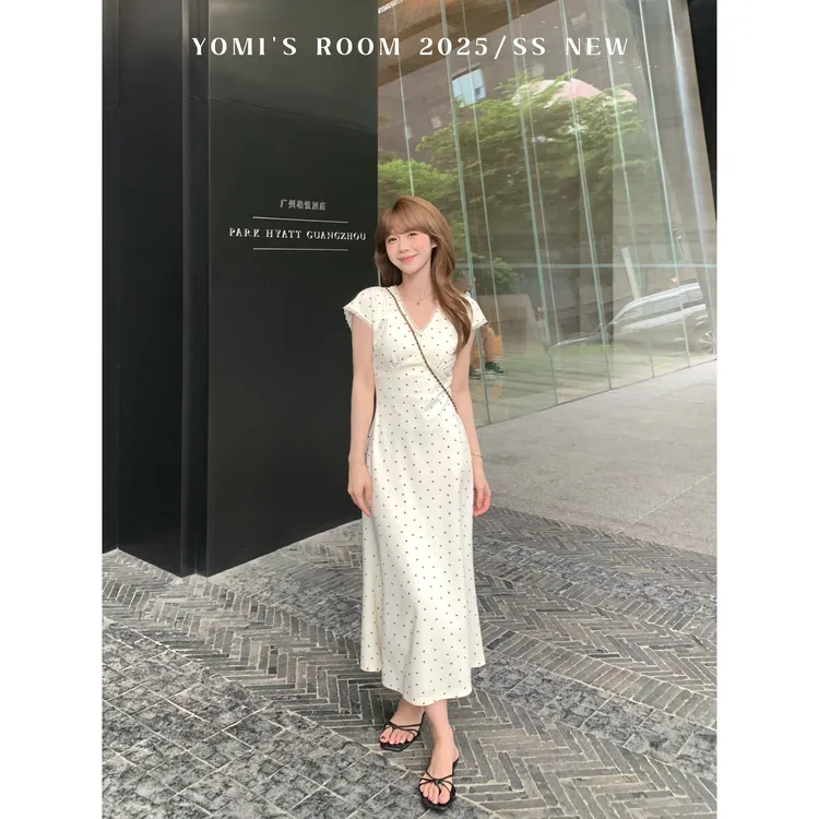 【现货】YOMI小个子【莉莉安】黑白波点夏季V领显瘦显白气质连衣裙