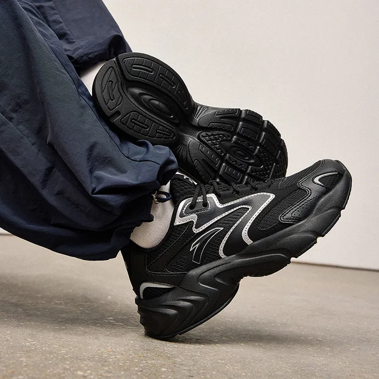 安踏溯年复古跑鞋经典厚底增高休闲鞋时尚潮流百搭男士黑色情侣运