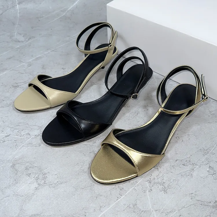 新款小众row风极简细带猫跟一字带真皮金银色露趾时尚百搭女凉鞋