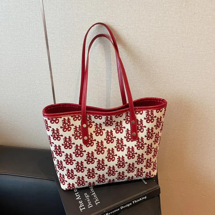 2025秋冬新款高级感红色喜字时尚大容量单肩托特包结婚新娘包