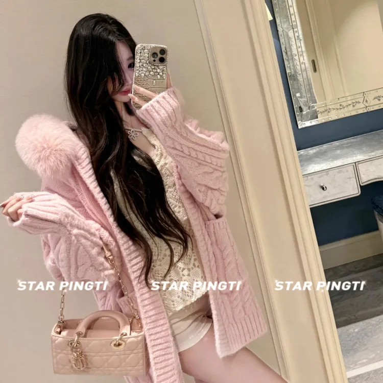 针织开衫女秋冬千金名媛气质慵懒高级感重工狐狸毛领连帽毛衣外套