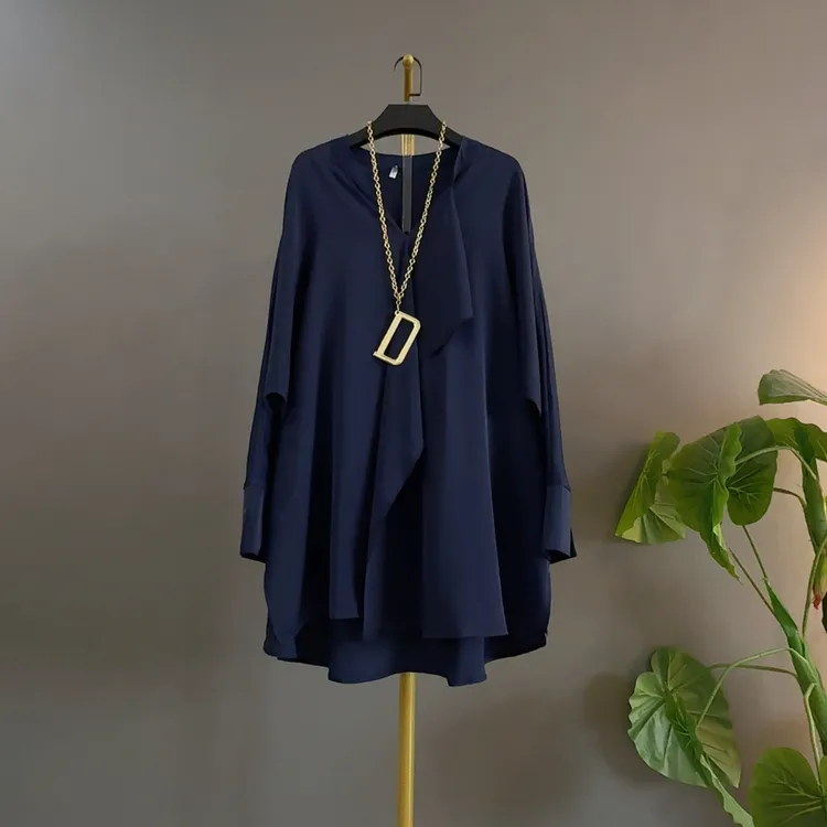 不规则设计感V领长袖纯色宽松显瘦苹果型身材200斤胖mm大码衫