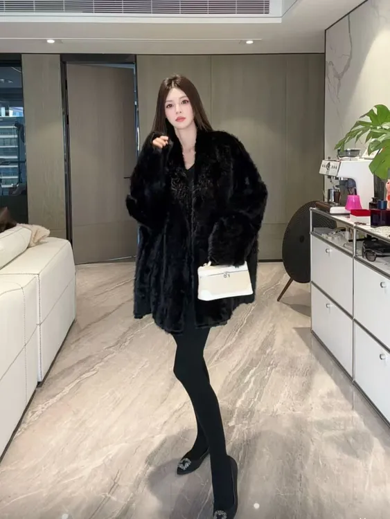 【辣布布专属】皮毛一体小湖羊两面穿斗篷休闲保暖冬款显瘦环保皮草外套