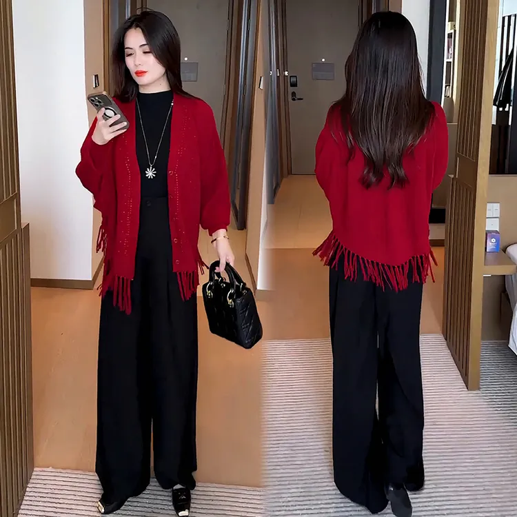 女士时尚烫钻流苏针织披肩秋季新款蝙蝠袖开衫宽松减龄洋气百搭款