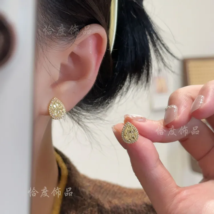 铜合金合成锆石耳饰 【恰度】微镶锆石金色碎冰冰水滴耳钉