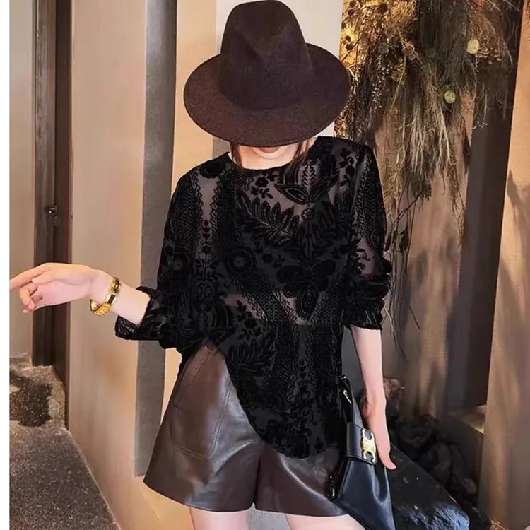 S新款2025春夏圆领长袖欧货打底衫女气质小众高级感时尚植绒上衣