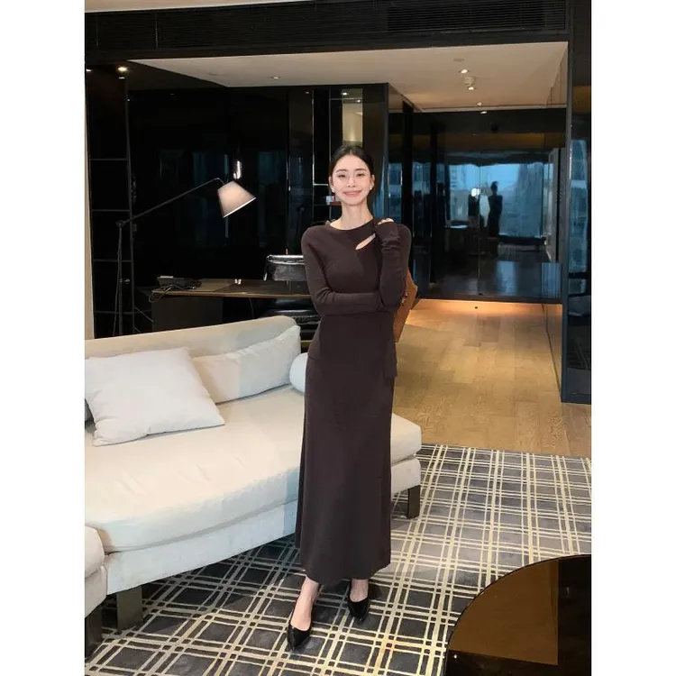 2025秋冬新款纯欲风绑带设计长袖上衣高级感修身显瘦半裙套装