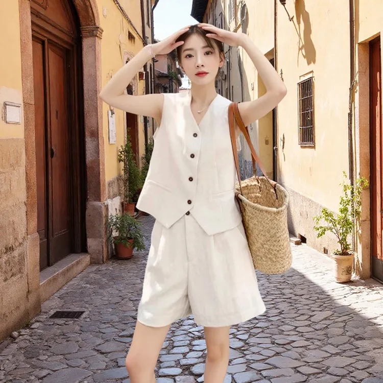 高级感老钱风亚麻马甲短裤两件套装女2025夏季大方得体穿搭一整套