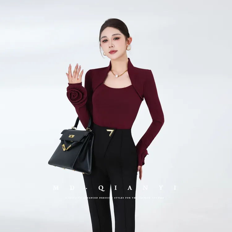 MD定制·杨千亿【悦己至上】2025冬季款显瘦时尚拼接长袖女款上衣