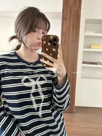 【山楂树】韩系蝴蝶结条纹T恤女秋季百搭宽松韩版印花长袖薄款罩衫