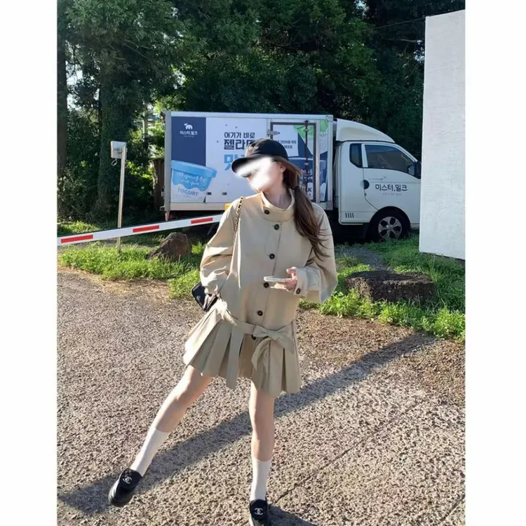 复古氛围感立领风衣连衣裙女2025秋季新款高级感气质收腰显瘦裙子