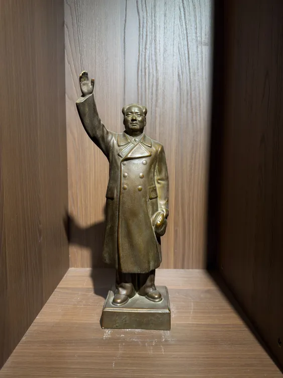 山东淄博大招手高度42cm陶瓷创意电视柜玄关工艺品茶室轻奢酒柜