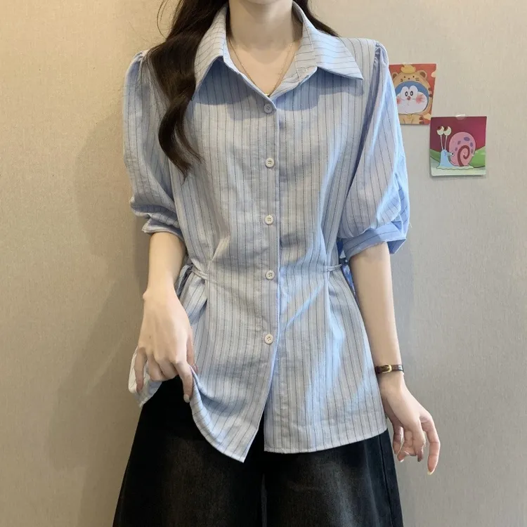蓝色条纹时尚短袖衬衫女夏季大码胖mm收腰中长款正肩显瘦衬衣上衣