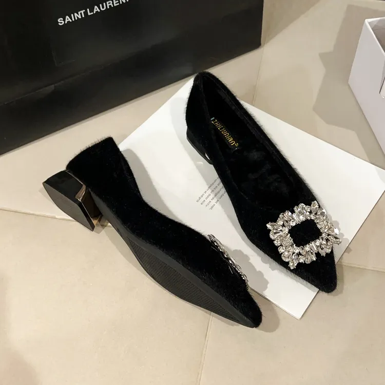 3cm秋冬加绒女鞋保暖水钻箭头单鞋低跟尖头小香风单鞋厚黑美学鞋