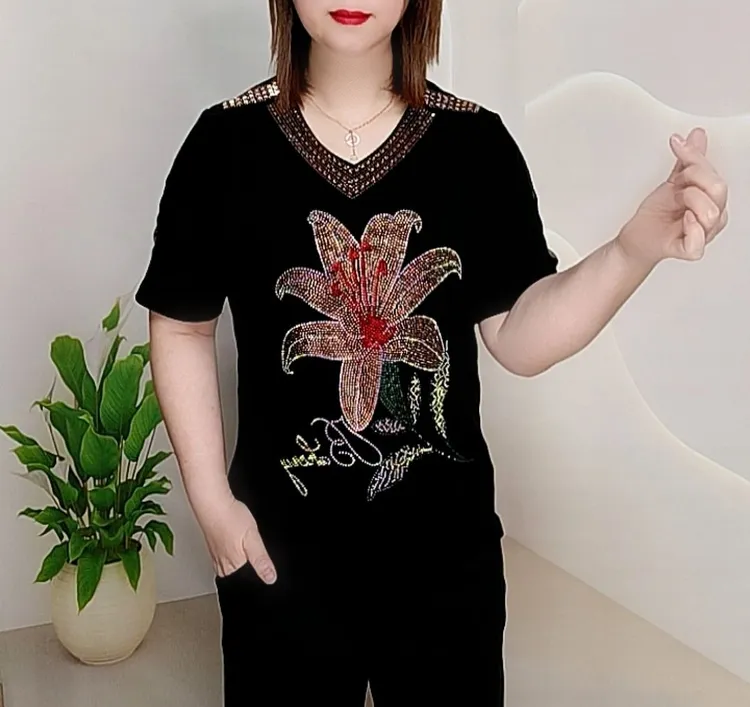 时尚洋气时髦小衫高级感V领烫钻高贵气质修身遮肉显瘦短袖上衣女