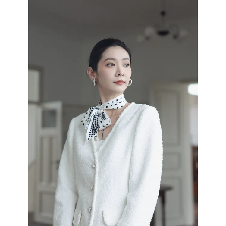 CHENSMCHEN 经典小香V领外套女时尚精致气质优雅上衣CSW7505TT