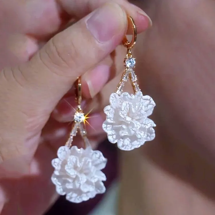 铜合金耳饰  2025年爆款超仙牡丹花流苏锆石耳环时尚高级感耳扣