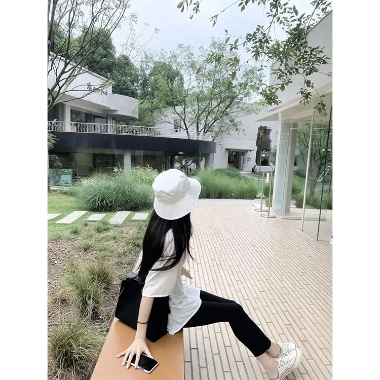 2025夏季设计款简约时尚小众减龄显瘦修身穿搭上衣休闲百搭长裤女