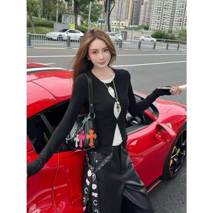 SG / 杨依姗 AW假两件镂空波点长袖打底衫T-20252050