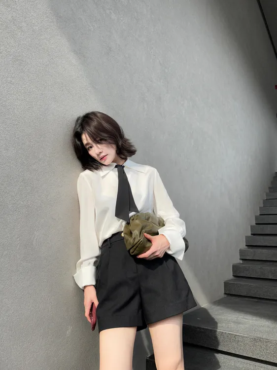 2025秋季新款韩系气质简约易搭白色通勤长袖衬衫飘带设计短裤套装