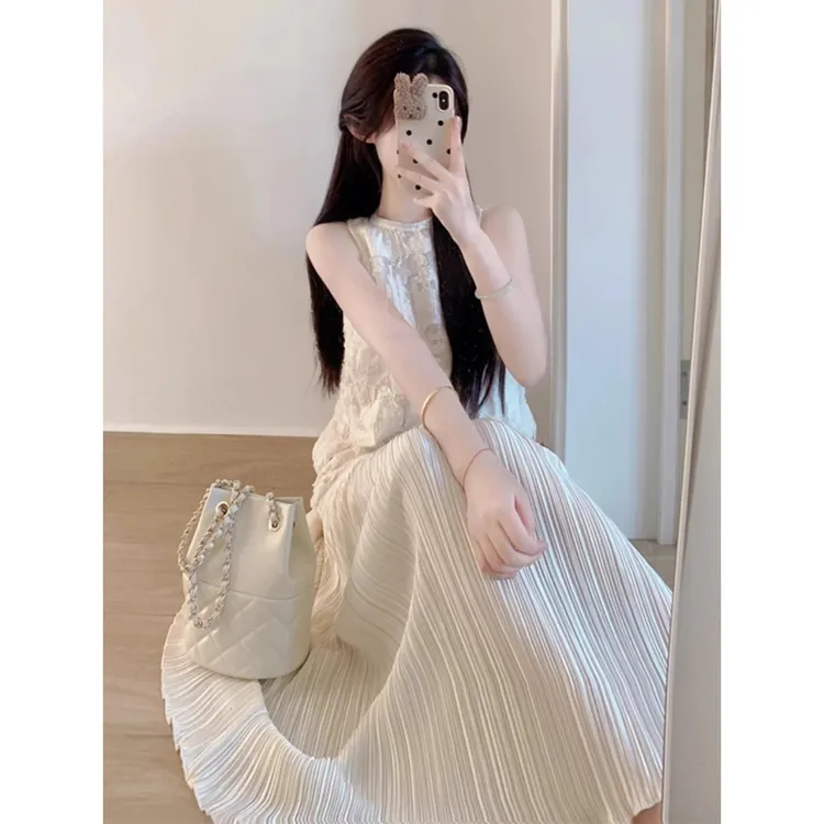 韩系氛围感穿搭风度假气质长裙名媛级感超适秋款赫本风连衣裙裙子