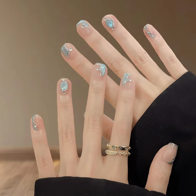 爆闪蓝眼泪猫眼显白穿戴甲纯手工高级感短款美甲贴片裸色冰透流行