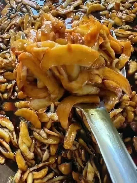 梅子推荐嫩姜，萝卜丝，超级下饭，一瓶包邮