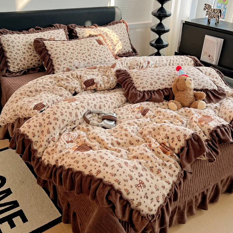 冬季加厚花边牛奶绒床盖款四件套家用保暖被套不掉毛防静电四件套