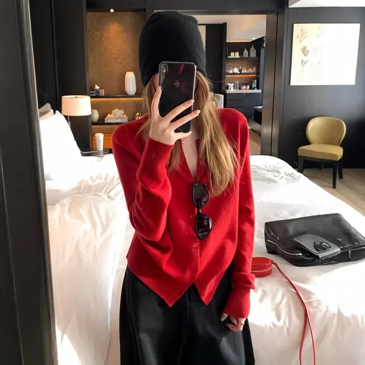 高级感红色软糯针织开衫女秋冬季慵懒风宽松毛衣外套外搭长袖上衣